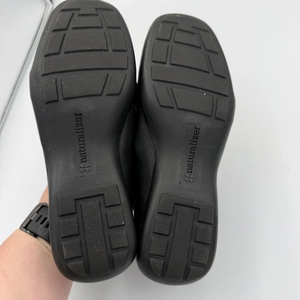 Naturalizer Certainty Black Leather Buckle Loafers Womens Size 6M Square Toe